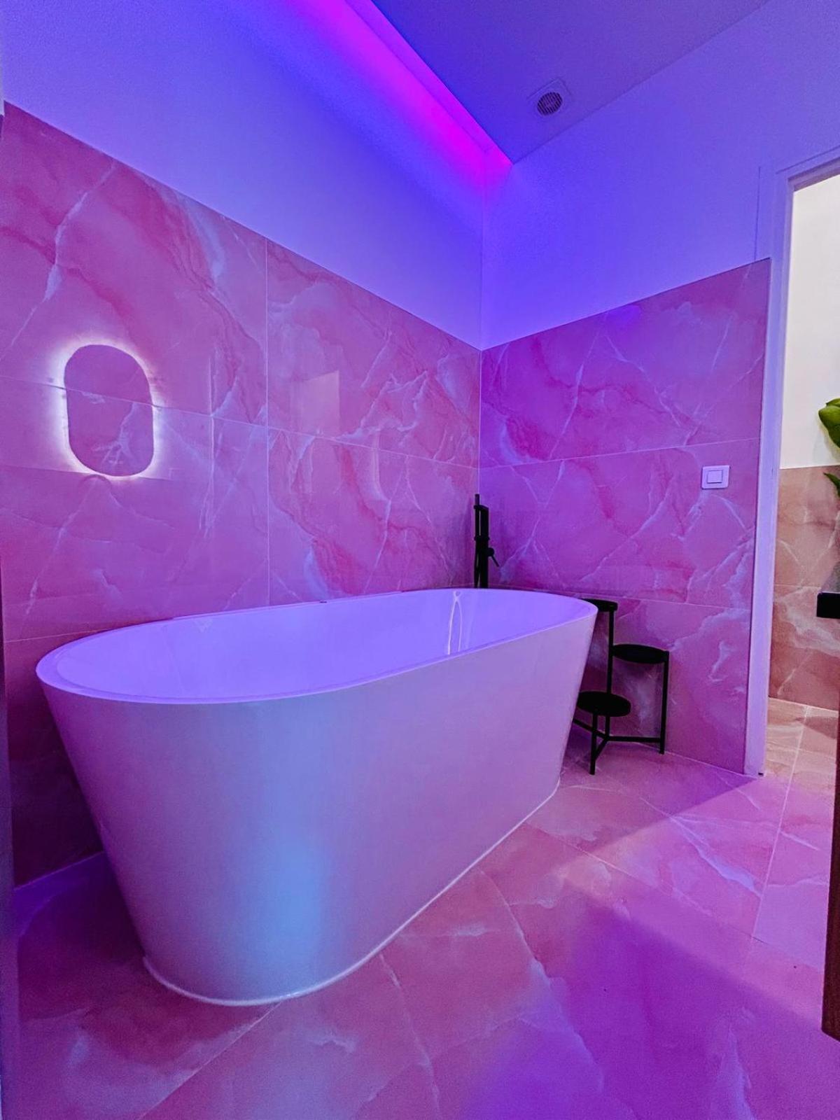 Intimate Escape - Seaside - Spa Bath - Wifi - Ac Nice Exteriör bild