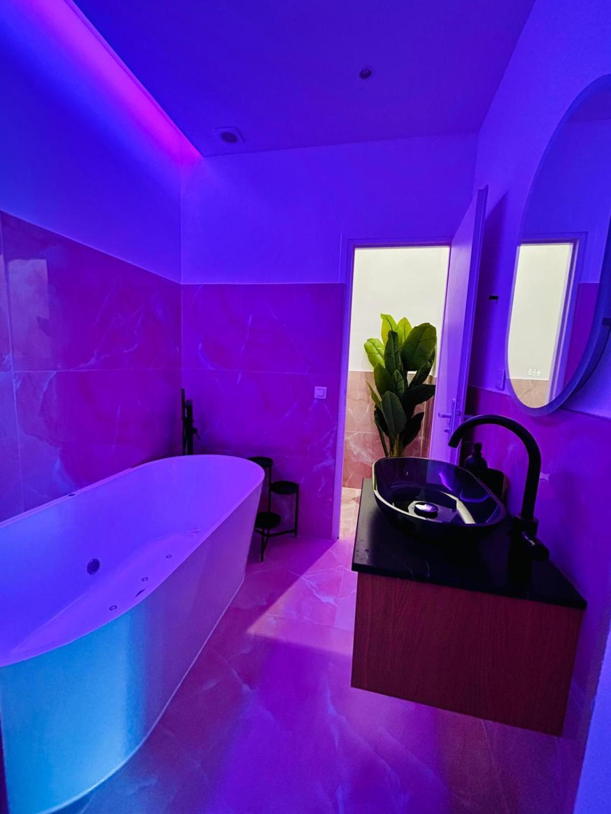 Intimate Escape - Seaside - Spa Bath - Wifi - Ac Nice Exteriör bild